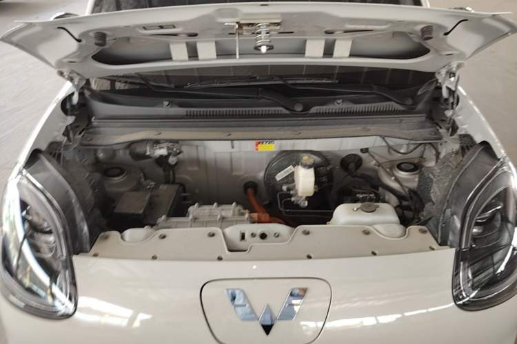 Used Wuling Hongguang MINIEV 2025 Four-Door Version Advanced Edition Engine Bay