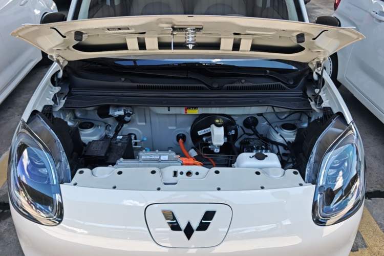 Used Wuling Hongguang MINIEV 2025 Four-Door Version Advanced Edition Engine Bay
