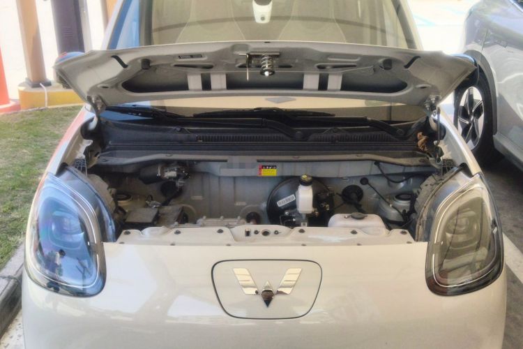 Used Wuling Hongguang MINIEV 2025 Four-Door Version Advanced Edition Engine Bay