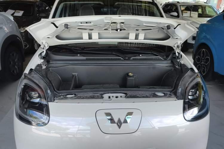 Used Wuling Hongguang MINIEV 2025 Four-Door Version Advanced Edition Engine Bay