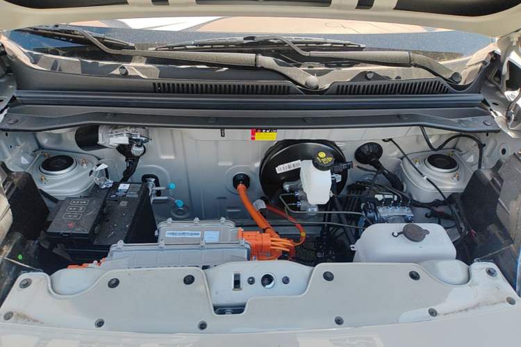 Used Wuling Hongguang MINIEV 2025 Four-Door Version Advanced Edition Engine Bay