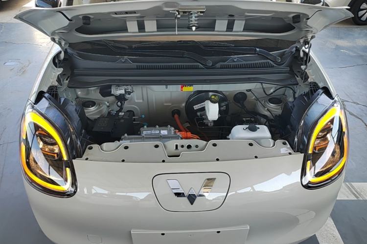 Used Wuling Hongguang MINIEV 2025 Four-Door Version Advanced Edition Engine Bay