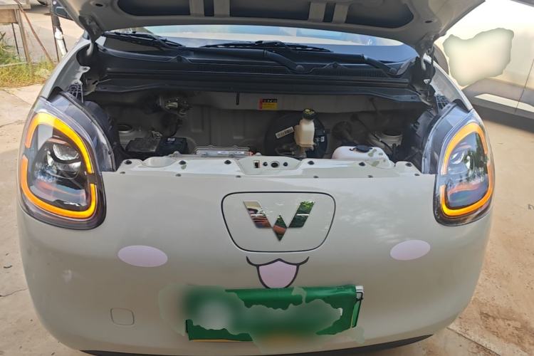 Used Wuling Hongguang MINIEV 2025 Four-Door Version Zhenxiang+ Edition Engine Bay