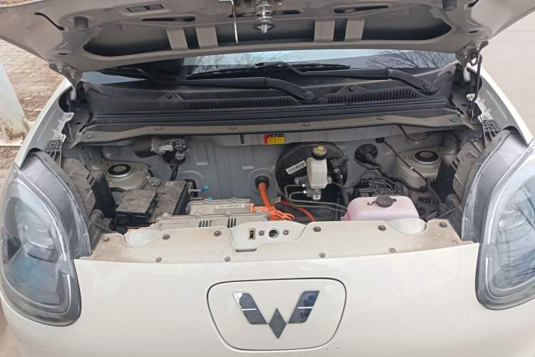 Used Wuling Hongguang MINIEV 2025 Four-Door Version Zhenxiang+ Edition Engine Bay