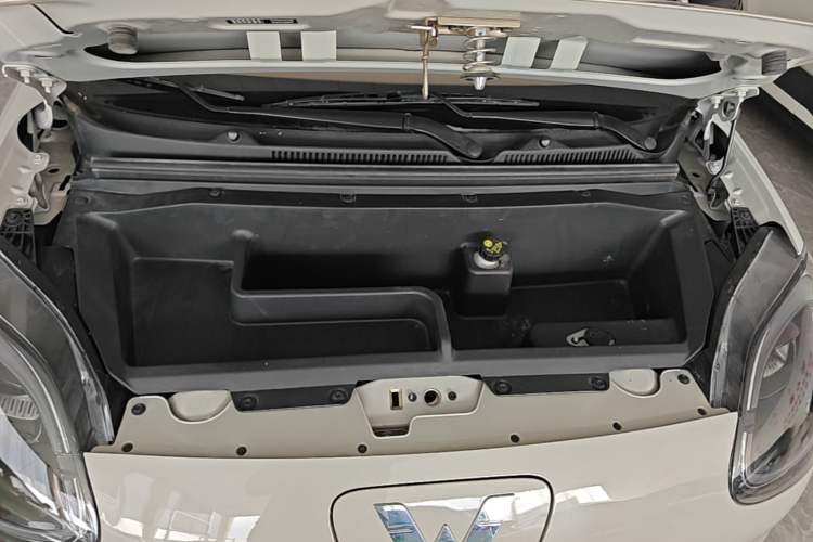 Used Wuling Hongguang MINIEV 2025 Four-Door Version Advanced Edition Engine Bay