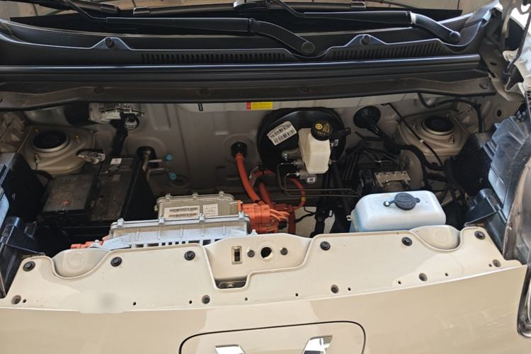 Used Wuling Hongguang MINIEV 2025 Four-Door Version Advanced Edition Engine Bay