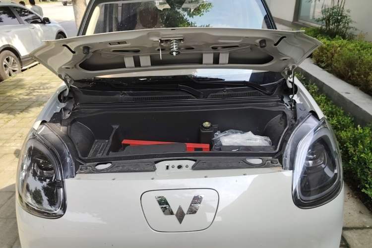 Used Wuling Hongguang MINIEV 2025 Four-Door Version Advanced Edition Engine Bay