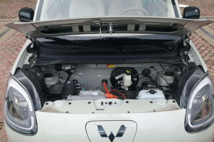 Used Wuling Hongguang MINIEV 2025 Four-Door Version Advanced Edition Engine Bay
