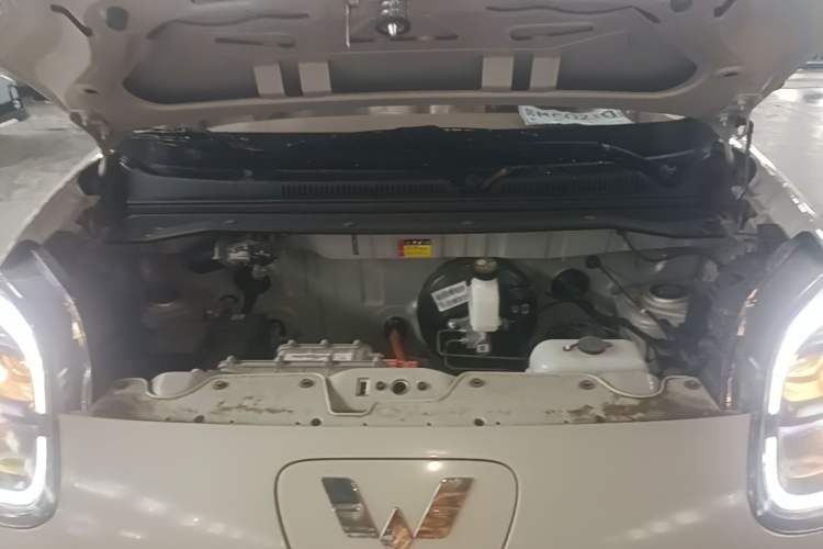 Used Wuling Hongguang MINIEV 2025 Four-Door Version Advanced Edition Engine Bay