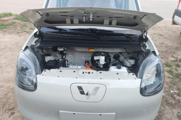 Used Wuling Hongguang MINIEV 2025 Four-Door Version Advanced Edition Engine Bay