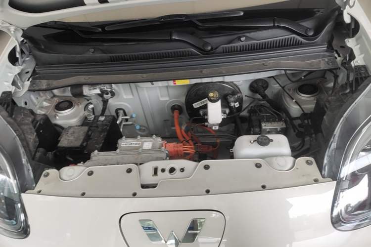 Used Wuling Hongguang MINIEV 2025 Four-Door Version Zhenxiang+ Edition Engine Bay