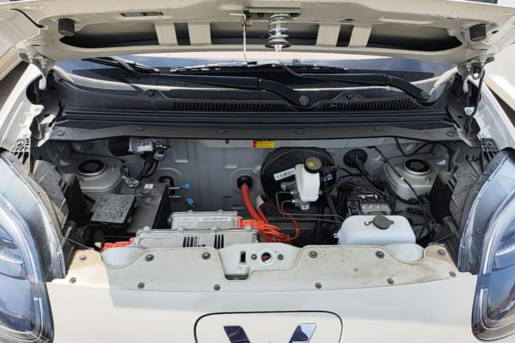 Used Wuling Hongguang MINIEV 2025 Four-Door Version Advanced Edition Engine Bay