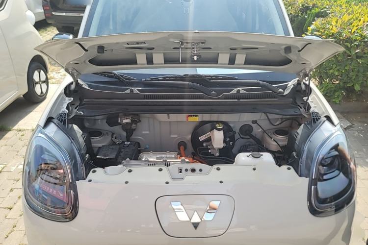 Used Wuling Hongguang MINIEV 2025 Four-Door Version Premium Edition Engine Bay