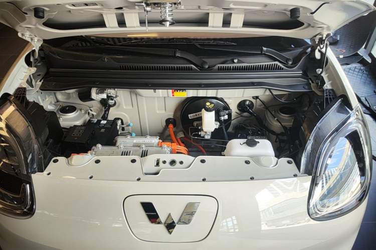 Used Wuling Hongguang MINIEV 2025 Four-Door Version Advanced Edition Engine Bay