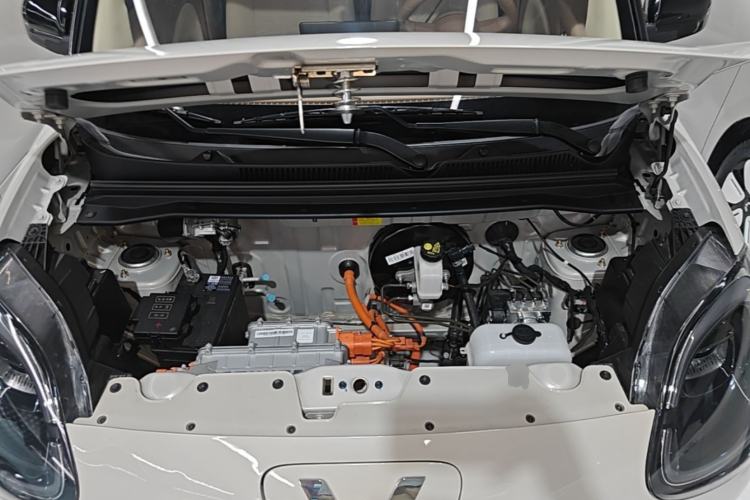 Used Wuling Hongguang MINIEV 2025 Four-Door Version Zhenxiang+ Edition Engine Bay