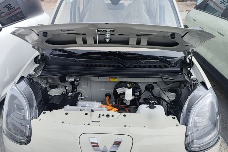 Used Wuling Hongguang MINIEV 2025 Four-Door Version Advanced Edition Engine Bay