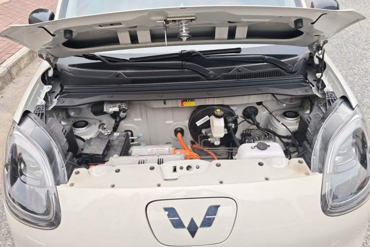 Used Wuling Hongguang MINIEV 2025 Four-Door Version Advanced Edition Engine Bay