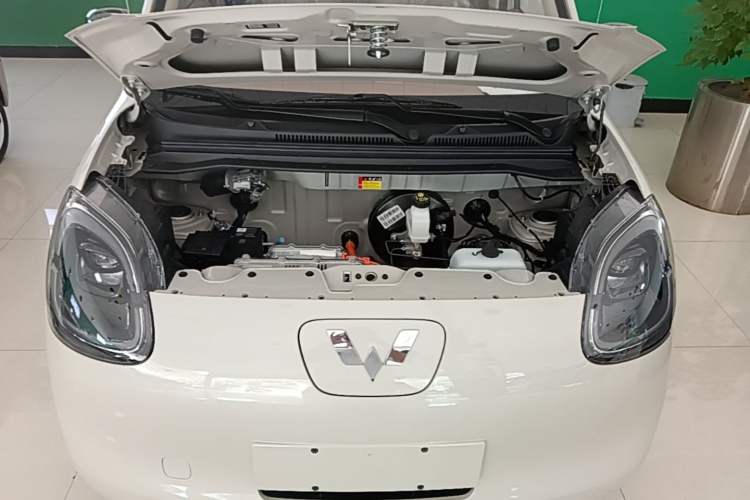 Used Wuling Hongguang MINIEV 2025 Four-Door Version Advanced Edition Engine Bay