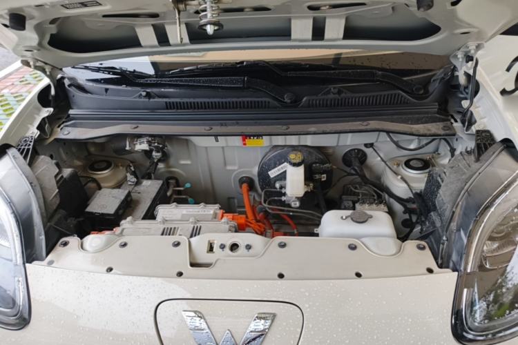 Used Wuling Hongguang MINIEV 2025 Four-Door Version Zhenxiang+ Edition Engine Bay