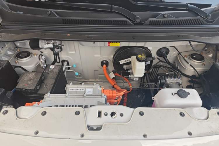 Used Wuling Hongguang MINIEV 2025 Four-Door Version Advanced Edition Engine Bay