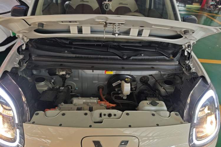 Used Wuling Hongguang MINIEV 2025 Four-Door Version Premium Edition Engine Bay