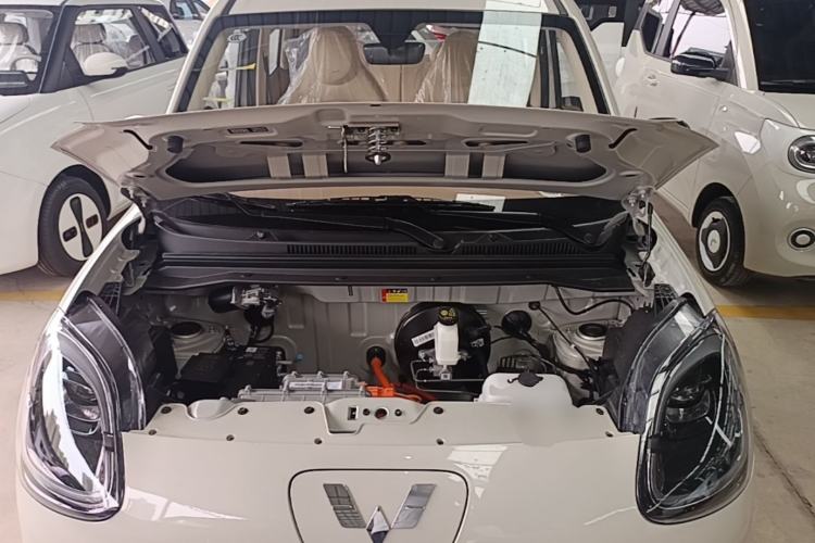Used Wuling Hongguang MINIEV 2025 Four-Door Version Advanced Edition Engine Bay