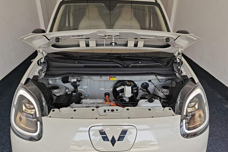 Used Wuling Hongguang MINIEV 2025 Four-Door Version Advanced Edition Engine Bay