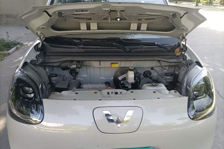 Used Wuling Hongguang MINIEV 2025 Four-Door Version Advanced Edition Engine Bay