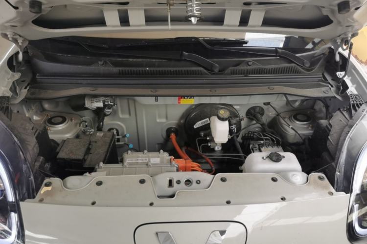 Used Wuling Hongguang MINIEV 2025 Four-Door Version Advanced Edition Engine Bay