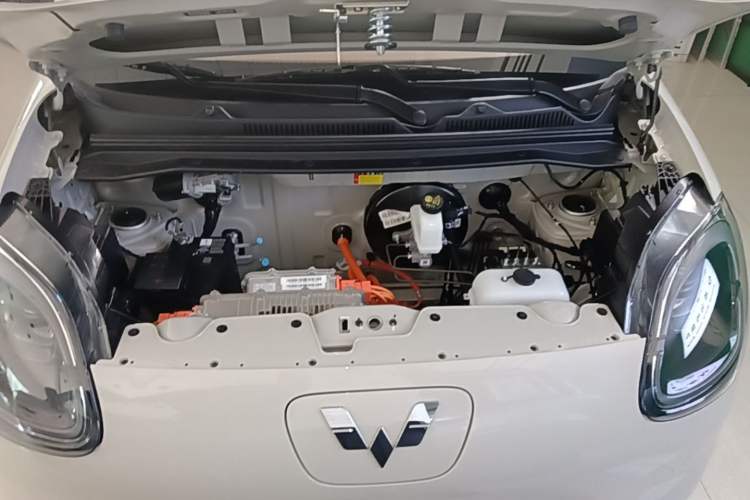 Used Wuling Hongguang MINIEV 2025 Four-Door Version Advanced Edition Engine Bay