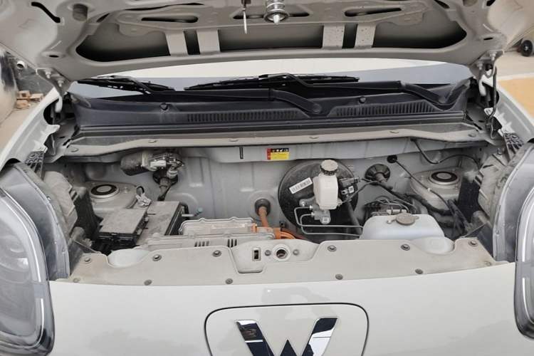 Used Wuling Hongguang MINIEV 2025 Four-Door Version Advanced Edition Engine Bay
