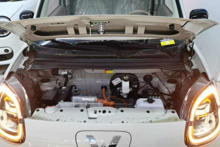Used Wuling Hongguang MINIEV 2025 Four-Door Version Advanced Edition Engine Bay