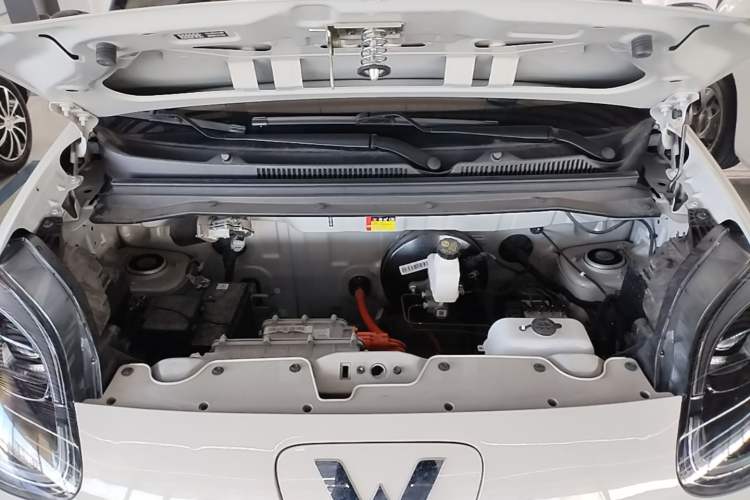Used Wuling Hongguang MINIEV 2025 Four-Door Version Advanced Edition Engine Bay