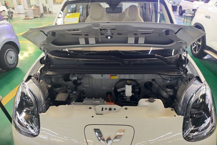 Used Wuling Hongguang MINIEV 2025 Four-Door Version Advanced Edition Engine Bay