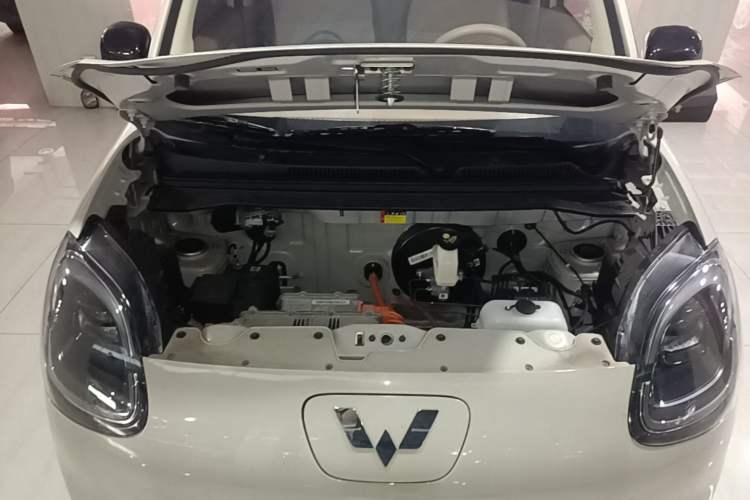 Used Wuling Hongguang MINIEV 2025 Four-Door Version Advanced Edition Engine Bay