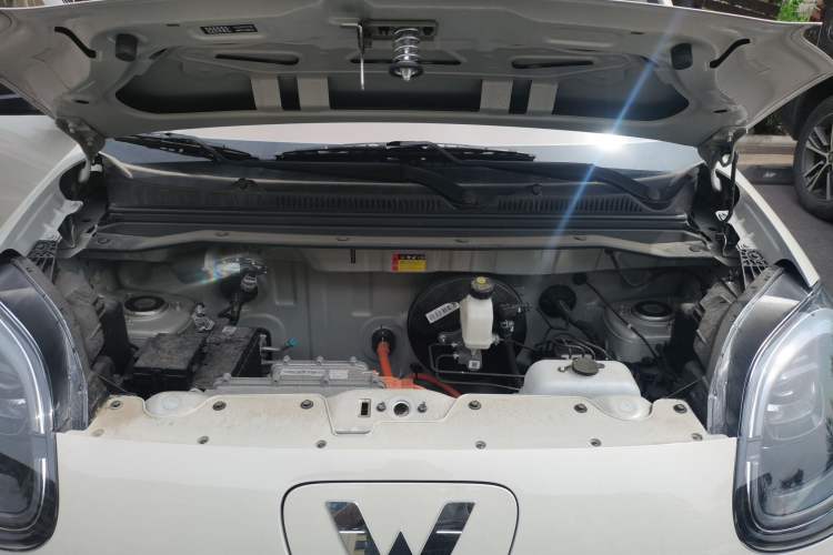 Used Wuling Hongguang MINIEV 2025 Four-Door Version Advanced Edition Engine Bay