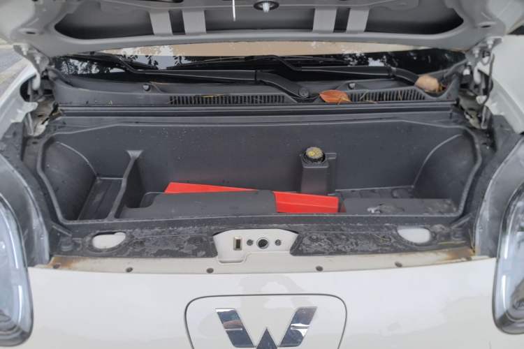 Used Wuling Hongguang MINIEV 2025 Four-Door Version Advanced Edition Engine Bay