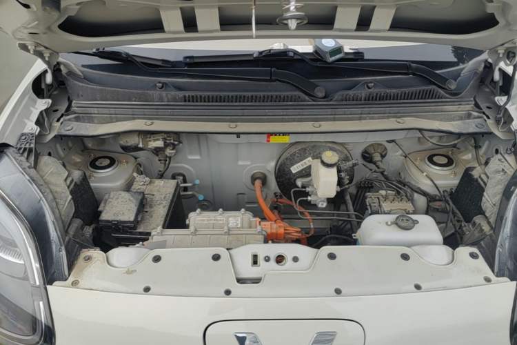 Used Wuling Hongguang MINIEV 2025 Four-Door Version Advanced Edition Engine Bay