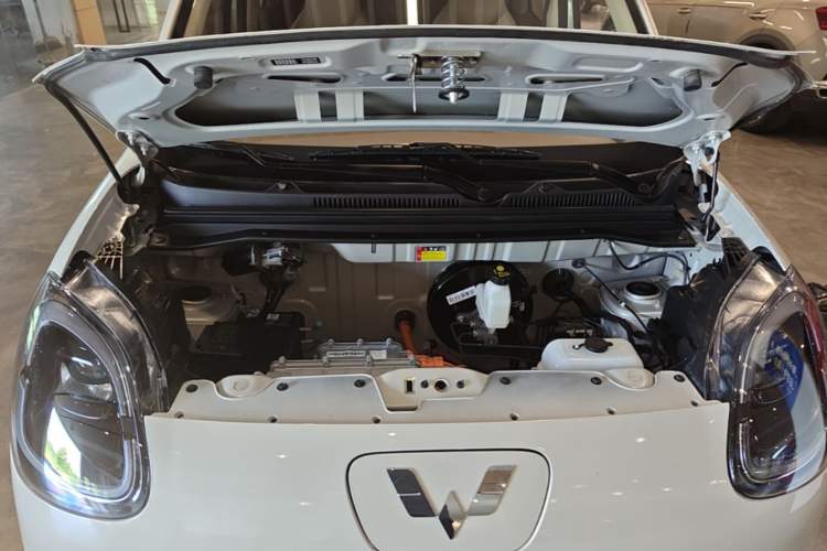 Used Wuling Hongguang MINIEV 2025 Four-Door Version Advanced Edition Engine Bay