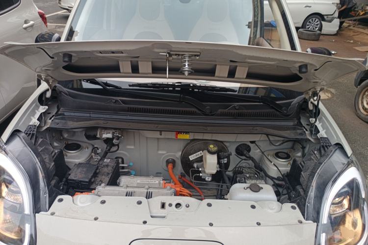 Used Wuling Hongguang MINIEV 2025 Four-Door Version Advanced Edition Engine Bay