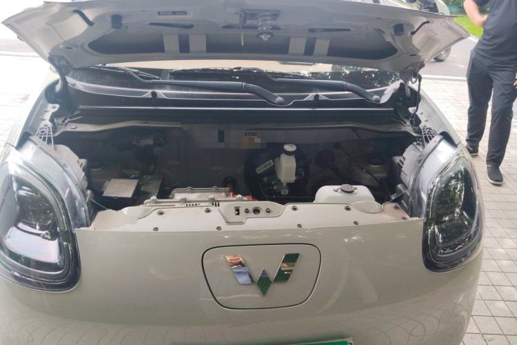Used Wuling Hongguang MINIEV 2025 Four-Door Version Advanced Edition Engine Bay