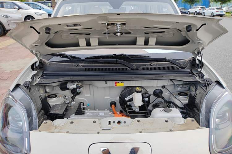 Used Wuling Hongguang MINIEV 2025 Four-Door Version Advanced Edition Engine Bay