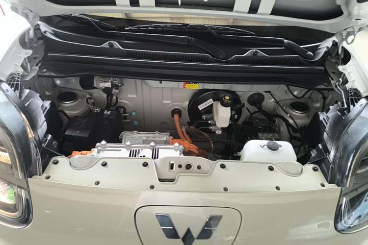 Used Wuling Hongguang MINIEV 2025 Four-Door Version Premium Edition Engine Bay
