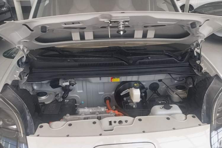 Used Wuling Hongguang MINIEV 2025 Four-Door Version Advanced Edition Engine Bay