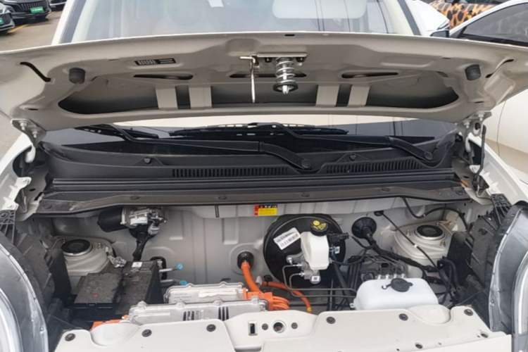Used Wuling Hongguang MINIEV 2025 Four-Door Version Advanced Edition Engine Bay