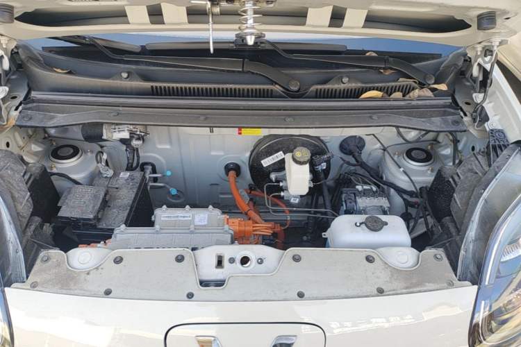 Used Wuling Hongguang MINIEV 2025 Four-Door Version Premium Edition Engine Bay