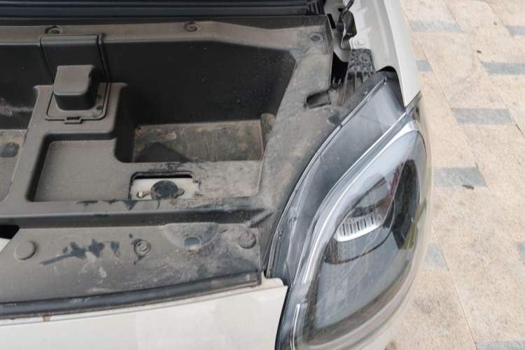 Used Wuling Hongguang MINIEV 2025 Four-Door Version Advanced Edition Engine Bay Left