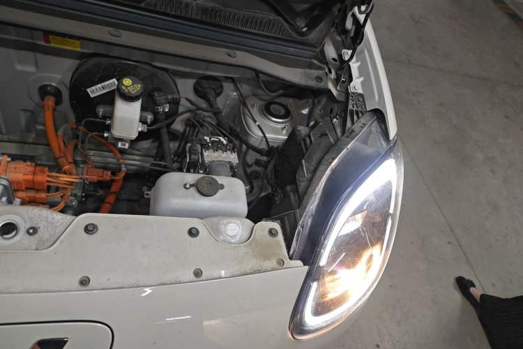 Used Wuling Hongguang MINIEV 2025 Four-Door Version Advanced Edition Engine Bay Left