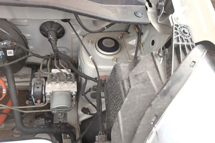 Used Wuling Hongguang MINIEV 2025 Four-Door Version Advanced Edition Engine Bay Left