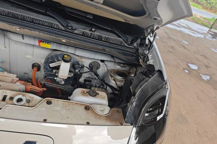 Used Wuling Hongguang MINIEV 2025 Four-Door Version Zhenxiang+ Edition Engine Bay Left
